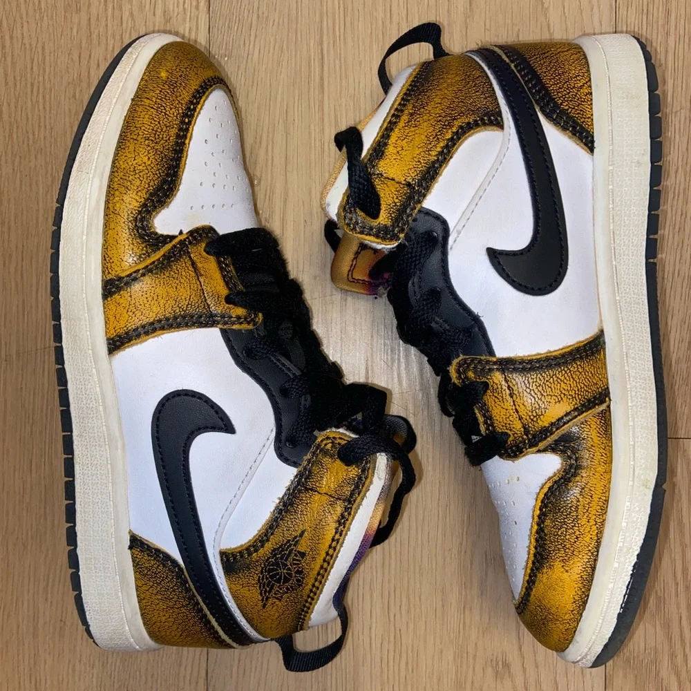 Kids Jordan Sneakers Size 2y